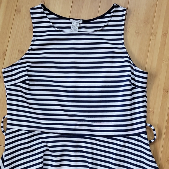 Cutie Patutie Dress 1x - Picture 6 of 9